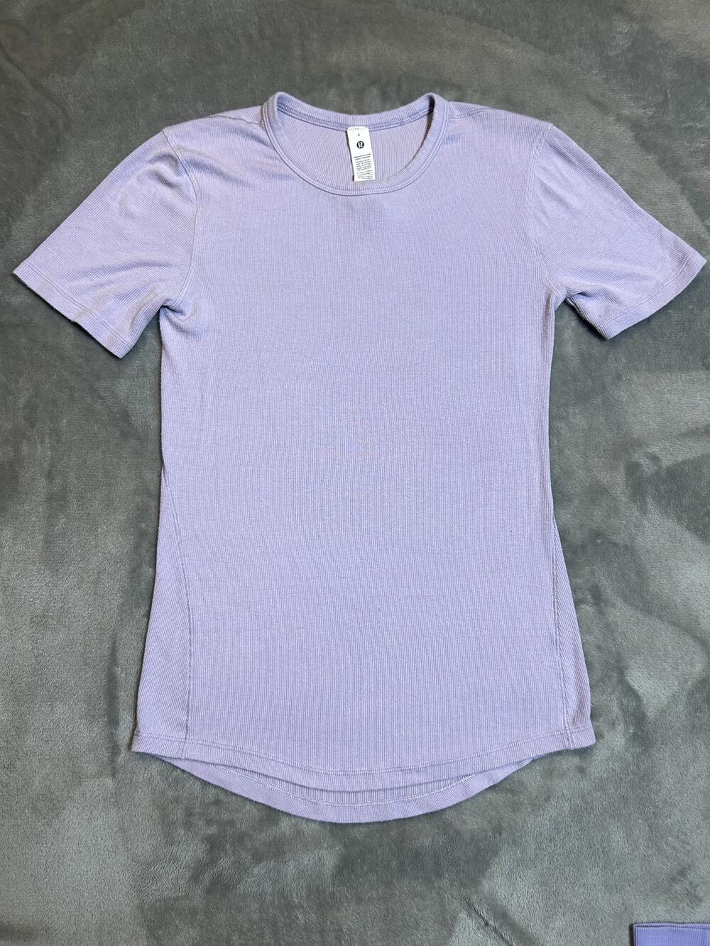 Lululemon Hold Tight Short-Sleeve Shirt Lavender Frost Size 4 athleisure gym